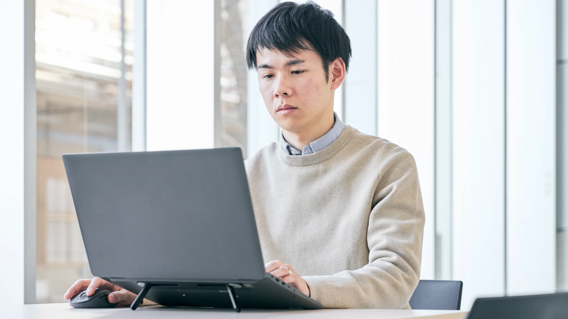 写真：パナソニック エレクトリックワークスの社員（職種：環境）