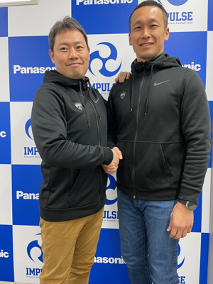 左　アドバイザー　荒木 延祥 右　ヘッドコーチ　高山 直也