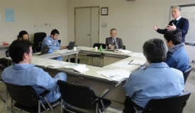 写真：不具合の原因の検討