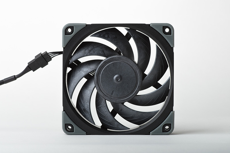 スイッチングハブにファンが付いている理由は？高温状態を防ぐため？