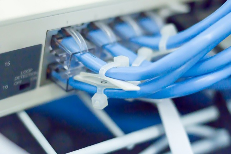 有線LANのメリットとデメリットは？