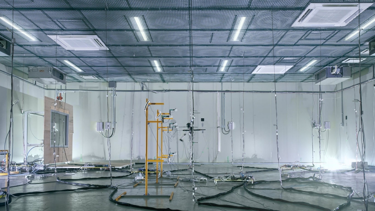 業務用空調機・熱交換気システム・加湿機・天井埋込形ジアイーノを配置した、オフィス環境を想定した環境試験室