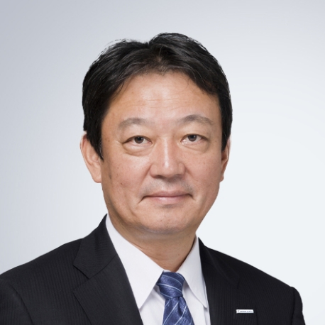 副社長、右近 貞治の写真