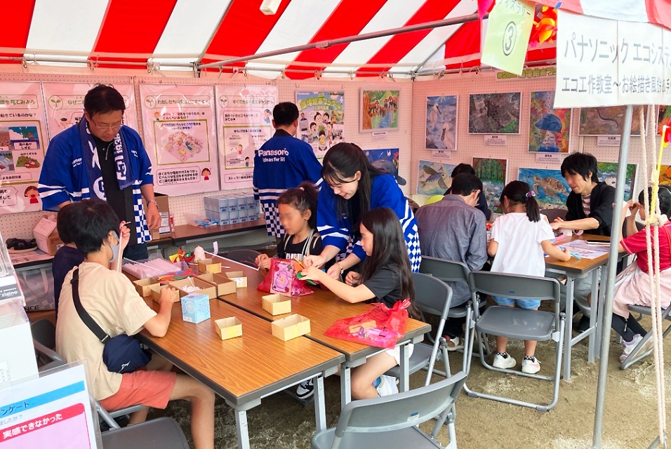 エコ工作教室では、多数の方に参加いただきました