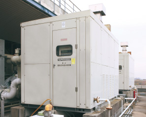 北館:ガス焚吸収冷温水機(パネル型)