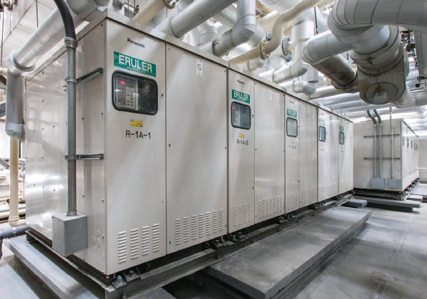 ガス焚直火二重効用吸収冷温水機 QUW-V80W