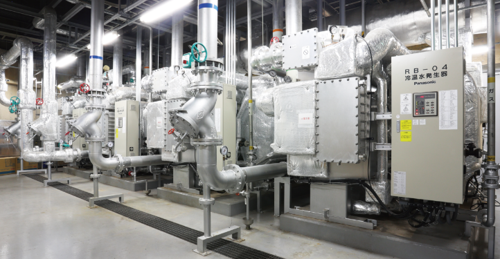 ガス焚直火二重効用吸収冷温水機 QBW-CP320FG2