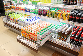 飲料売場(スライドデッキパン設置) 写真