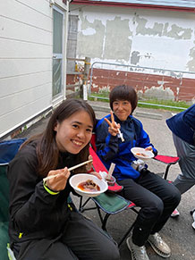 外でランチ