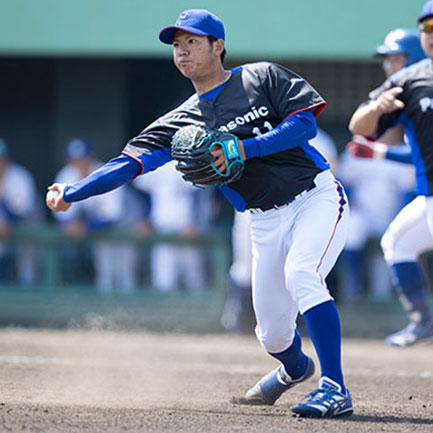 與座選手