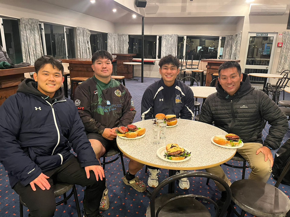 画像:ノースカンタベリーの練習に木川さん、良知さんが来てくれました。